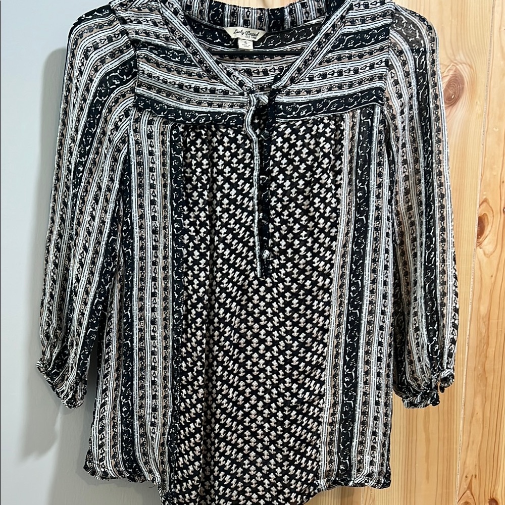 Navy and cream color pattern top by lucky brand size small